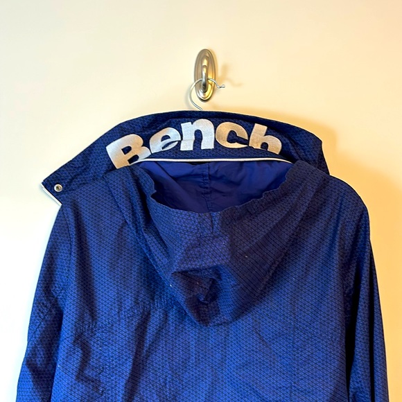 Vintage Bench lightweight jacket in a striking cobalt blue/purple - Picture 7 of 8